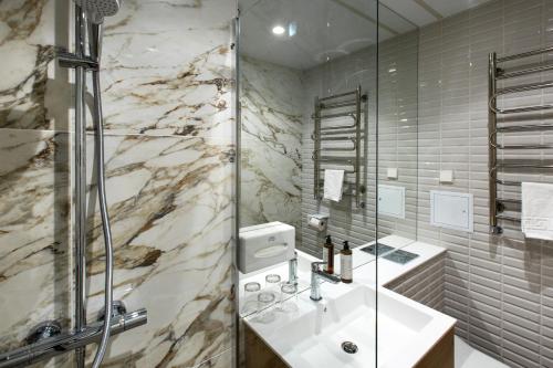 Salle de bains dans l'établissement Grand SPA Lietuva Hotel Lietuva