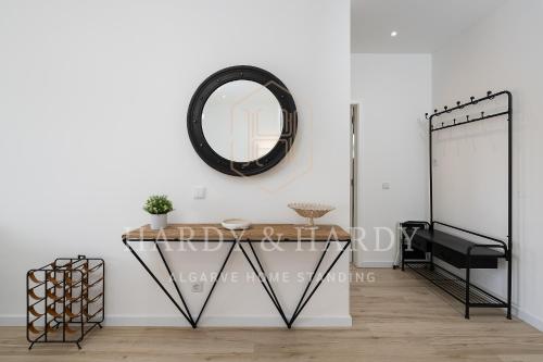 H&H - RARE Modern & Elegant Apartment with wonderful sea views, a few meters from Porto de Mos Beach