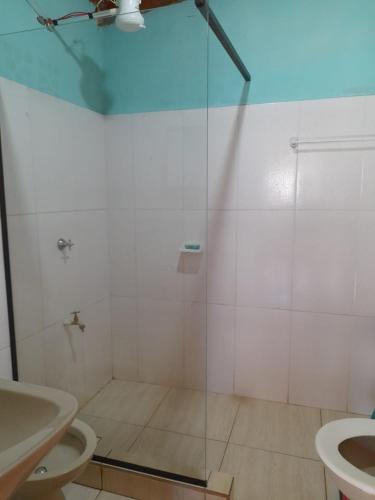 Ein Badezimmer in der Unterkunft Alojamiento El Bosque