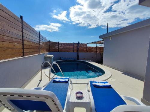 1 Bedroom Apartment Sleeps 3 - Outdoor Pool
