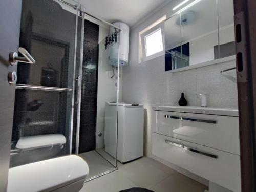 Bilik mandi di Pop Villa in Zadar for 3 person