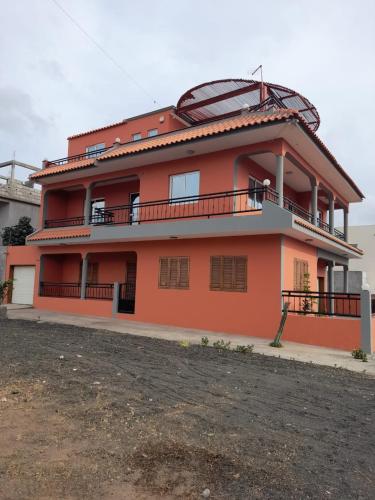 Tarrafal House