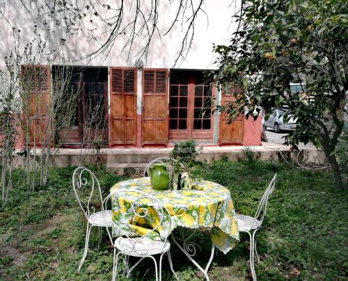 Zdjęcie z galerii obiektu Joli appartement dans villa entre Nice et l'arrière pays w mieście Castagniers