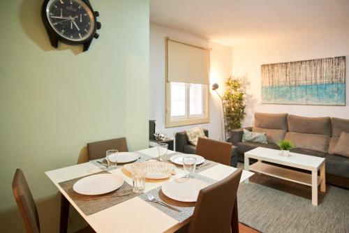 Riverside (with 3 Bedrooms) by JC