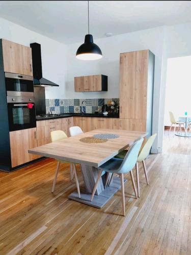 Photo de la galerie de l'établissement Chaleureuse maison proche centre, à Le Gond