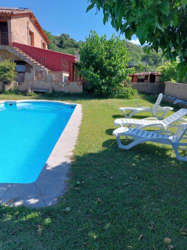 The swimming pool at or close to Higueras y Olivos