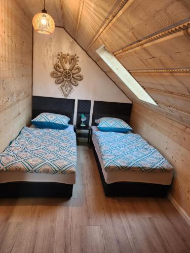 Легло или легла в стая в Domek rodzinny