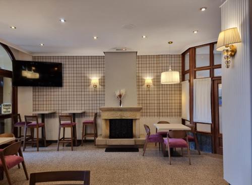 TV a/nebo společenská místnost v ubytování Hostal Sainz