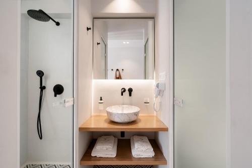 Margaret Luxury Suitesにあるバスルーム