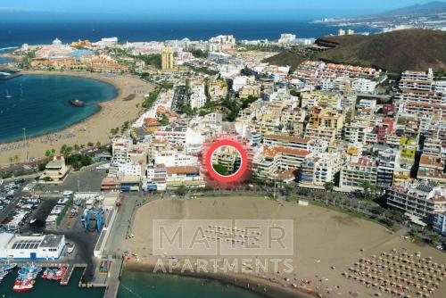 Cozy main square and beachfront 3-BRs apartment