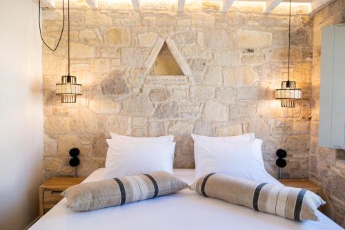 The Windmill Villa - 50m from the Sea