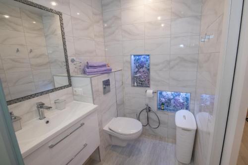 Ένα μπάνιο στο LULU APARTAMENT