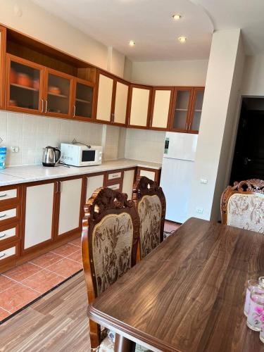 Kuhinja ili čajna kuhinja u objektu Квартира в центре