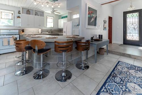 The Cottage on Lake Travis – Photos 4