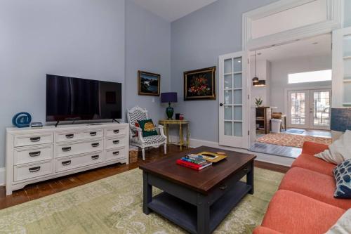 Eva Place – Photos 2