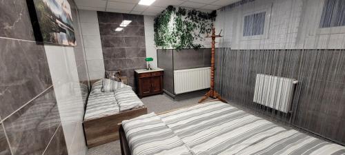 TV a/nebo společenská místnost v ubytování Stylowy apartament na Ptasiej Górze