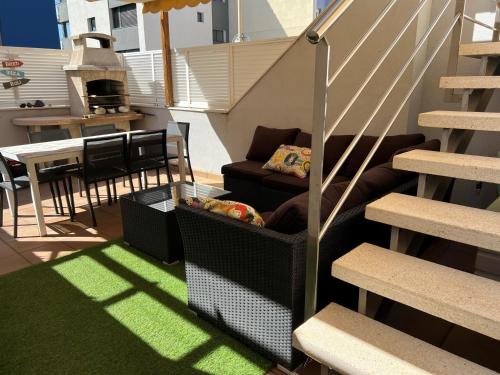 Gambar di galeri bagi Cozy Beach House with Pool & BBQ di Cubelles