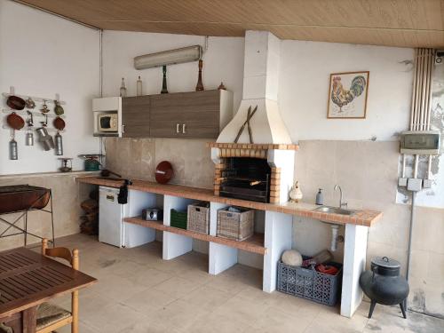 Kuchyň nebo kuchyňský kout v ubytování CASA MOSTEIROS