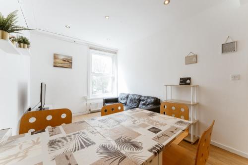 Χώρος καθιστικού στο Mile End Double Rooms 27 Guest house