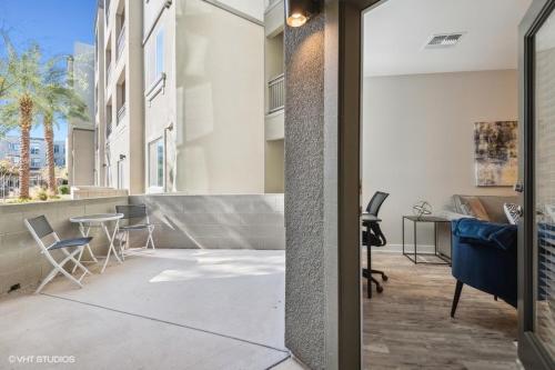 LUX 2 BED DESERT RIDGE 2 HEATED POOLS GYM – Photos 2