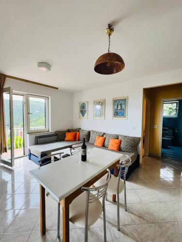 Apartments with parking space Rabac, Labin - 7438