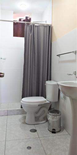 Bilik mandi di Casa Moya Vallecito