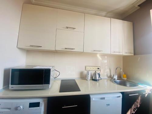 Una cocina o zona de cocina en 9 Borbalo Street Apartment with terrace