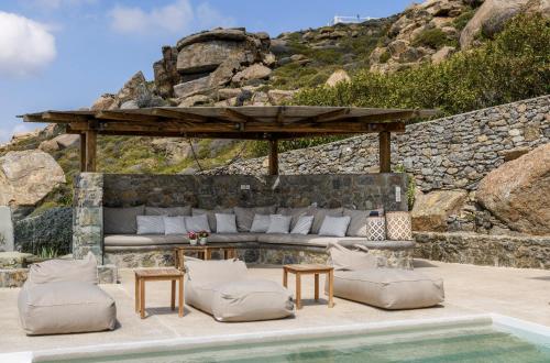 Χώρος καθιστικού στο Aquadise Seaview Pool Villa - Three Bedrooms