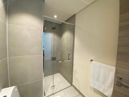 Koupelna v ubytování Beautiful Studio Apartment in Dubai Marina