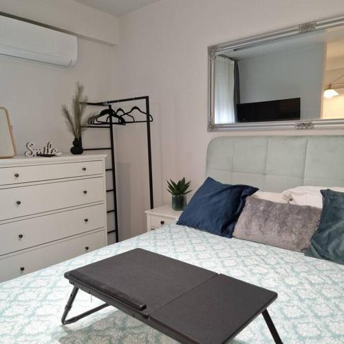 Chic apt near Acropolis - Avdi square