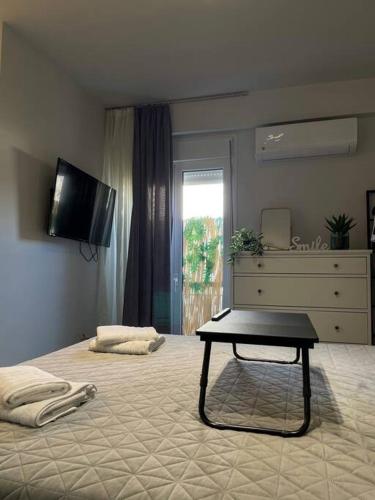 Chic apt near Acropolis - Avdi square