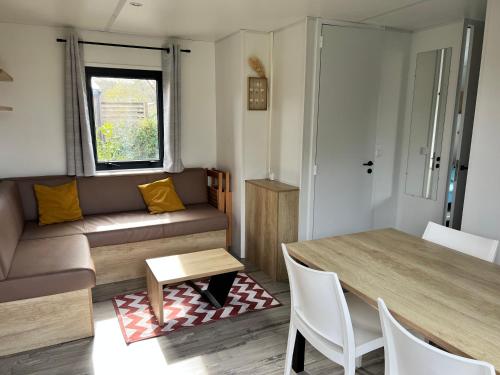 Photo de la galerie de l'établissement Mobilhome Camping Biscarrosse 5 étoiles bord du lac, à Biscarrosse