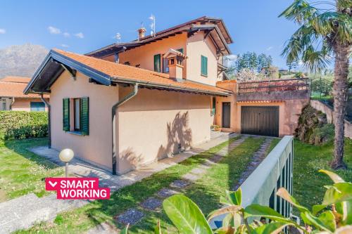 una casa con vialetto e garage di Ca' Mia by Wonderful Italy a Menaggio