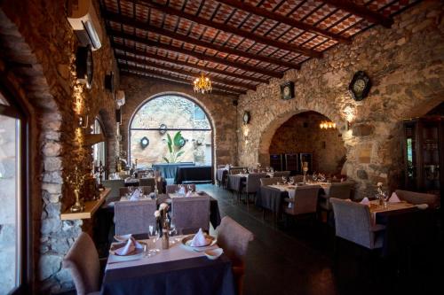 A restaurant or other place to eat at Hotel Aires de l'Emporda