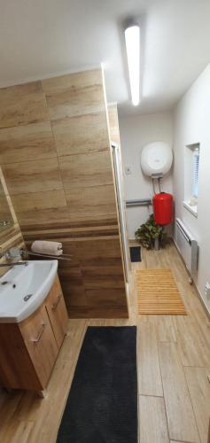 Kúpeľňa v ubytovaní Chata Family s vírivkou v Slovenskom raji
