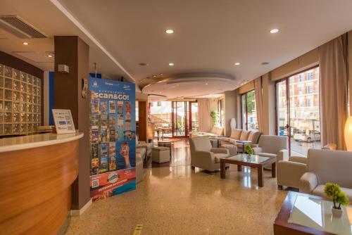 Gallery image of Hotel Acacias Suites & Spa in Lloret de Mar