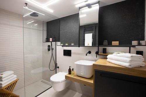Phòng tắm tại Inorato - Luxury Villas with Private Swimming Pool