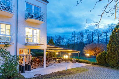 Residenz Seehotel Berlin Brandenburgの敷地内または近くにあるプール