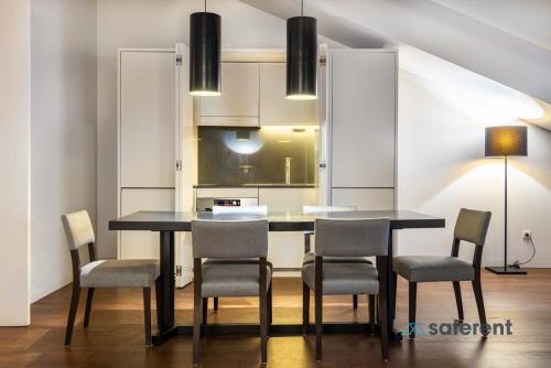 Exclusive Top Floor 2BD by the TimeOut market