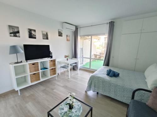 "VIVE BENAL BEACH" estudio gran terraza y parque acuático 1319