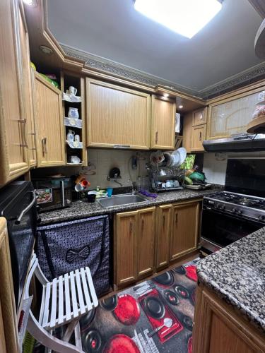 Bab Al Sharia - Lux Apartment tesisinde mutfak veya mini mutfak