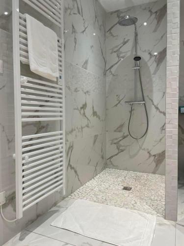 Salle de bains dans l'établissement Chez Mathieu