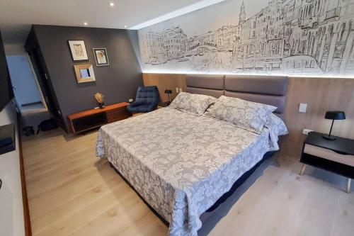Una cama o camas en una habitación de Hermoso Penthouse en zona mas exclusiva Trujillo