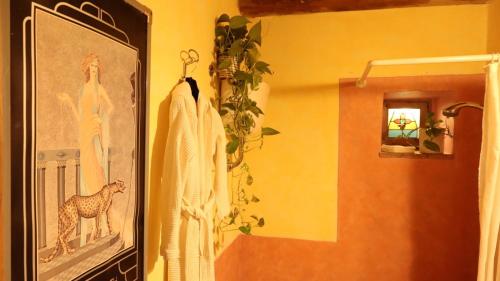 A bathroom at Il Casale di Aquarubra