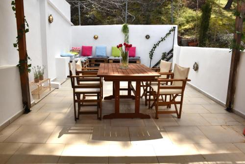 Gallery image of The twins house in Samothráki