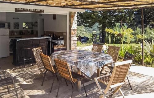 Stunning Home In Taradeau With Outdoor Swimming Pool, Wifi And 5 Bedrooms