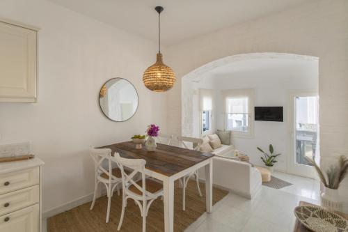 Walk to Naousa - 2BR House - Piperi