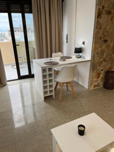 2-Luxury jacuzzi white suite by the sea