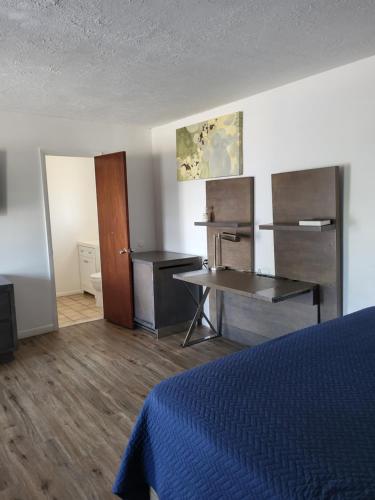 Televisyen dan/atau pusat hiburan di Budget Inn of Sebring