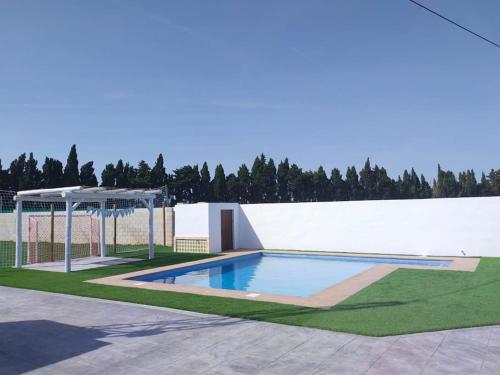 Recinto con piscina y playa a 5 minutos, Cádiz – Precios ...